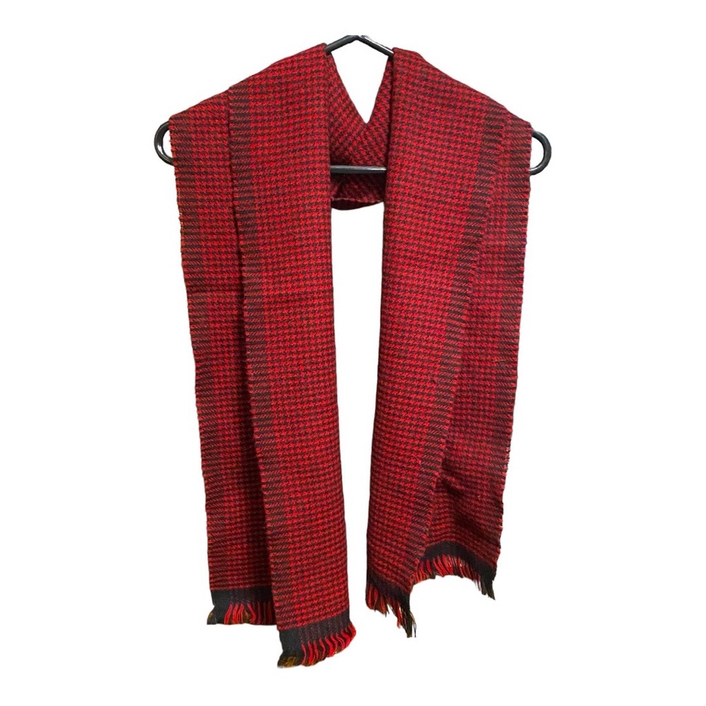 Courtelle Houndstooth Acrylic Woman’s Scarf